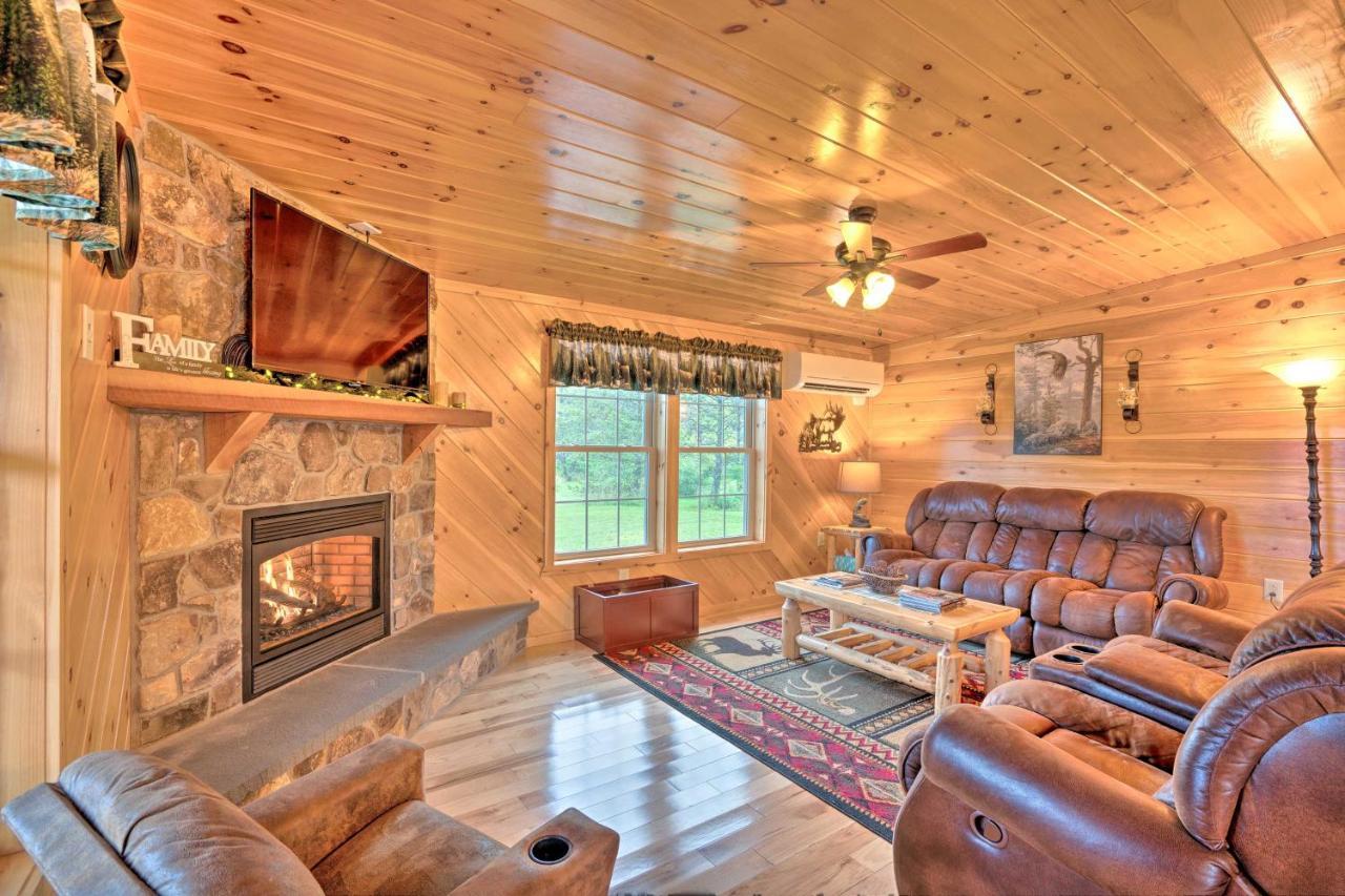 Rustic Benezette Cabin With Porch, Hot Tub And Fire Pit Villa Exterior photo